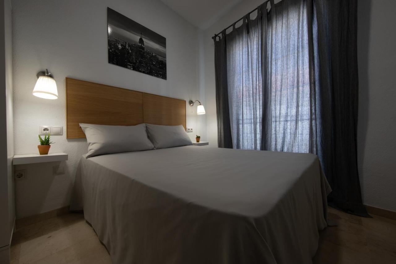 Private Rooftop & Elegant Studio - Center By Rems Apartment มาลากา ภายนอก รูปภาพ