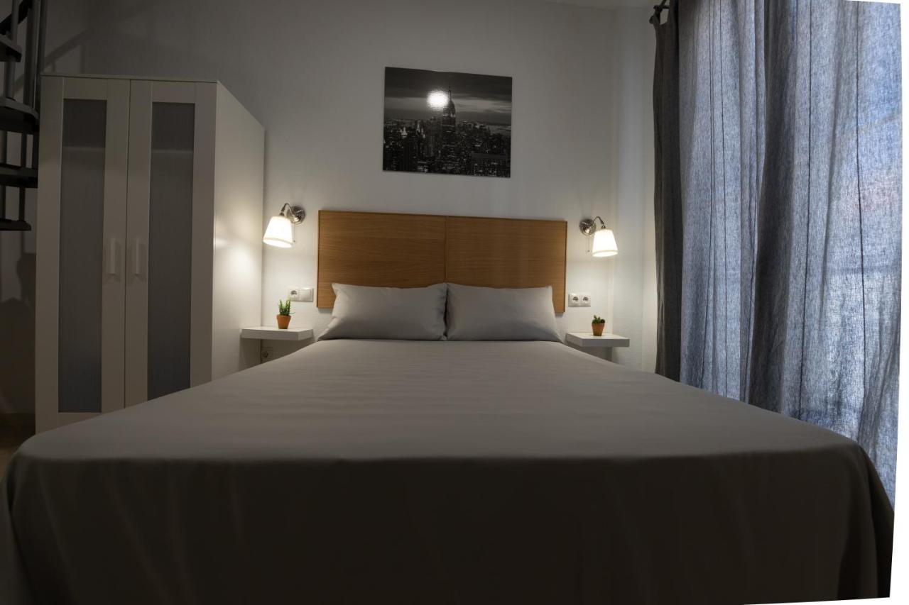 Private Rooftop & Elegant Studio - Center By Rems Apartment มาลากา ภายนอก รูปภาพ