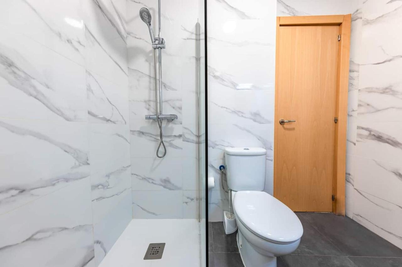 Private Rooftop & Elegant Studio - Center By Rems Apartment มาลากา ภายนอก รูปภาพ