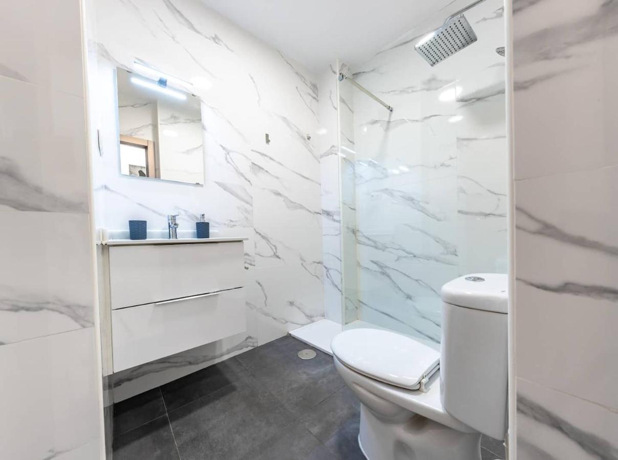 Private Rooftop & Elegant Studio - Center By Rems Apartment มาลากา ภายนอก รูปภาพ